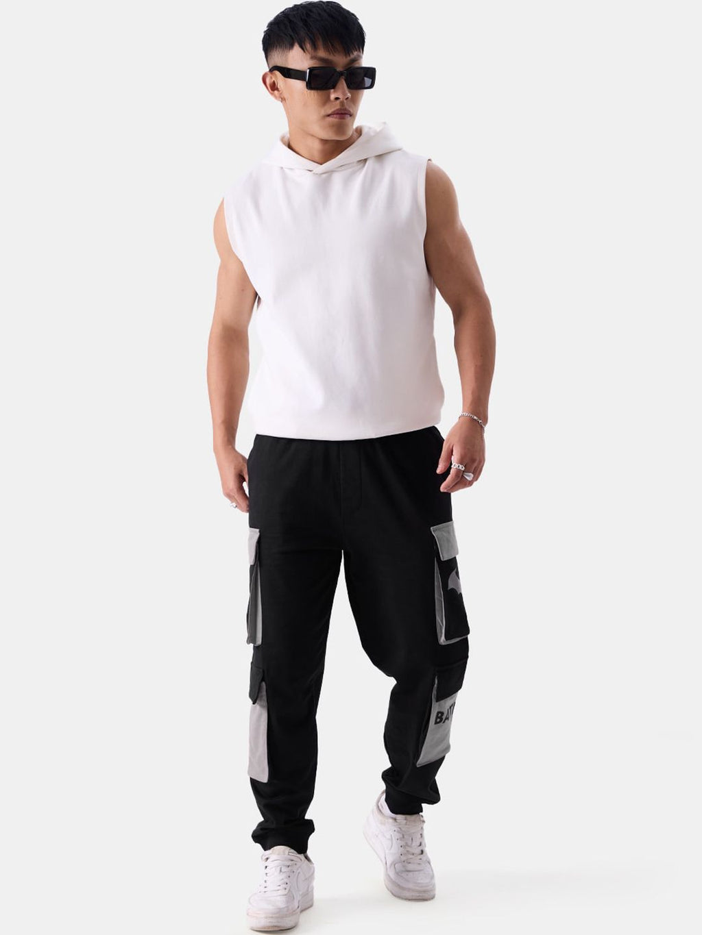  The Souled Store Black & Grey Men Mid-Rise Batman Printed Cargo-Joggers