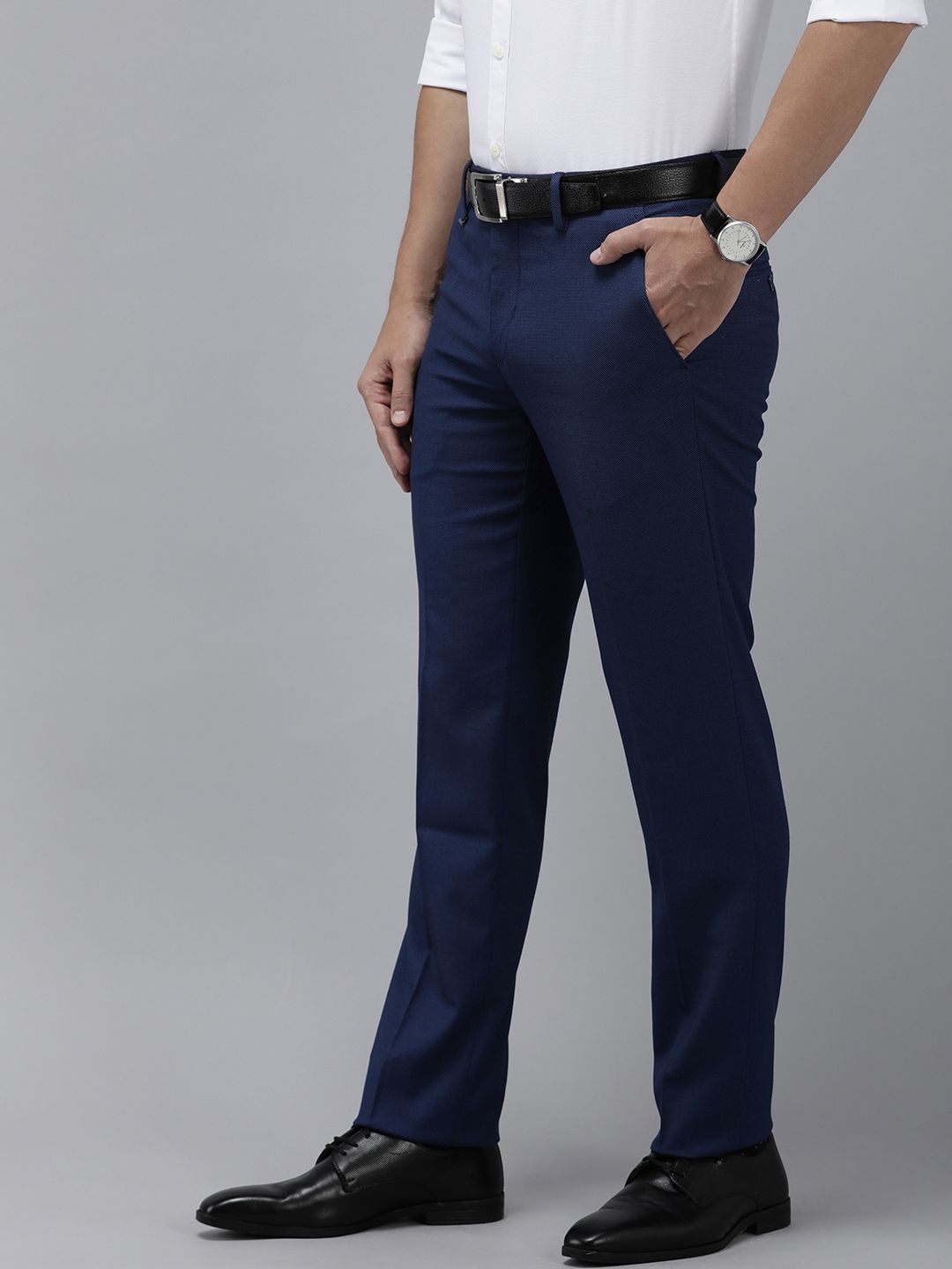  Van Heusen Men Textured Slim Fit Formal Trousers