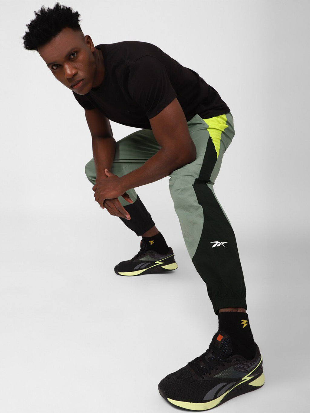  Reebok Men Train Woven Track Pants