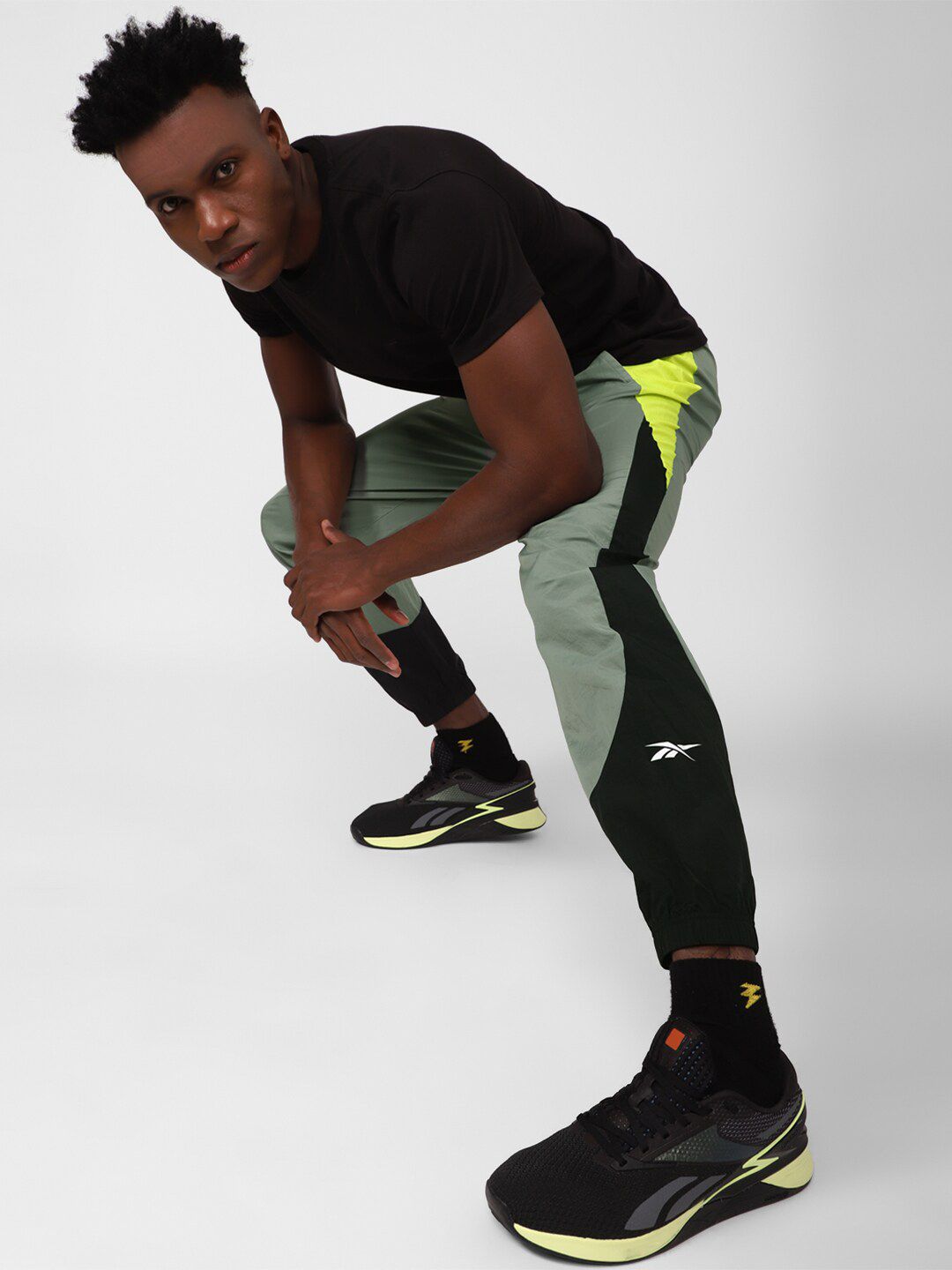  Reebok Men Train Woven Track Pants