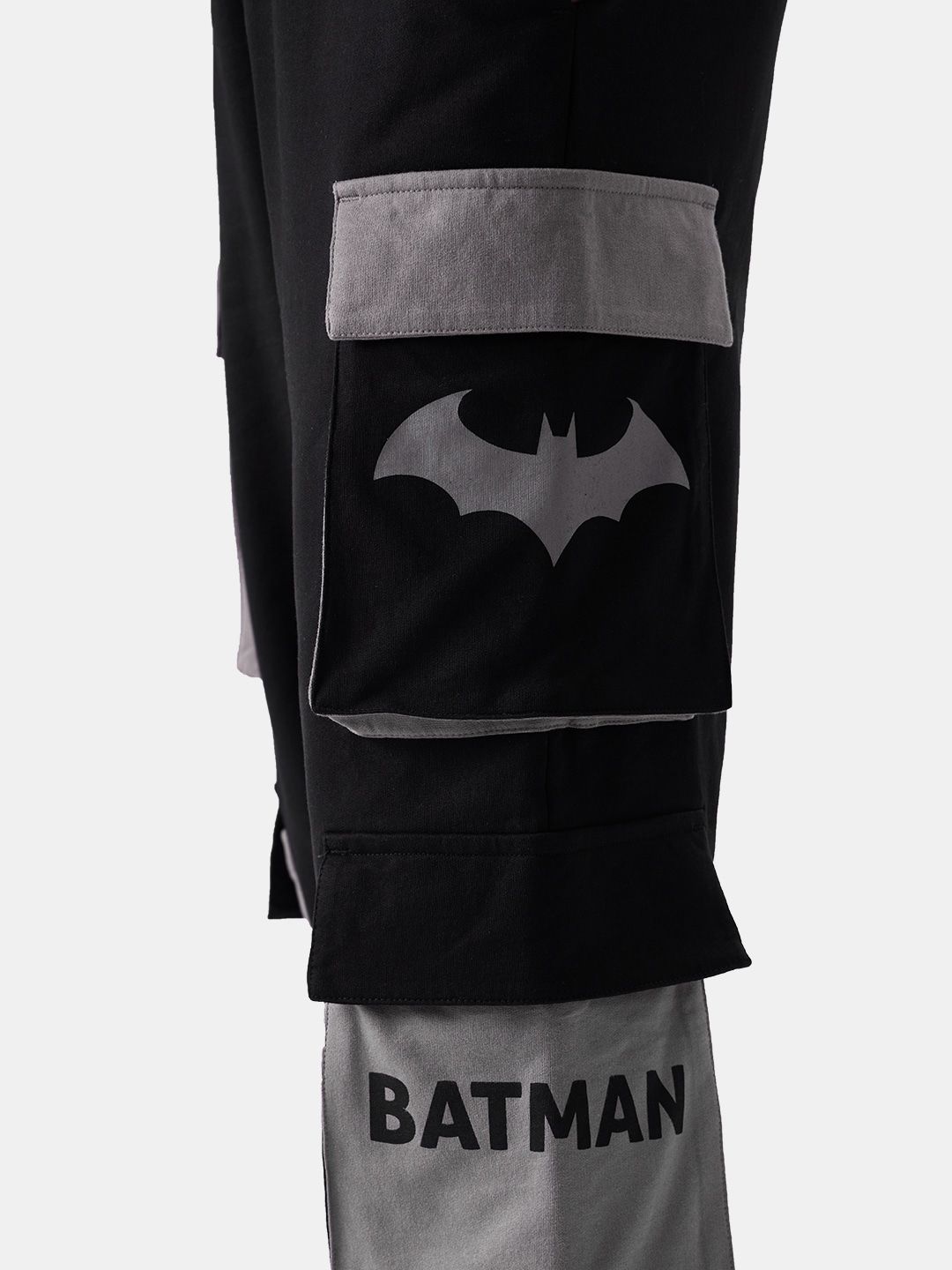  The Souled Store Black & Grey Men Mid-Rise Batman Printed Cargo-Joggers