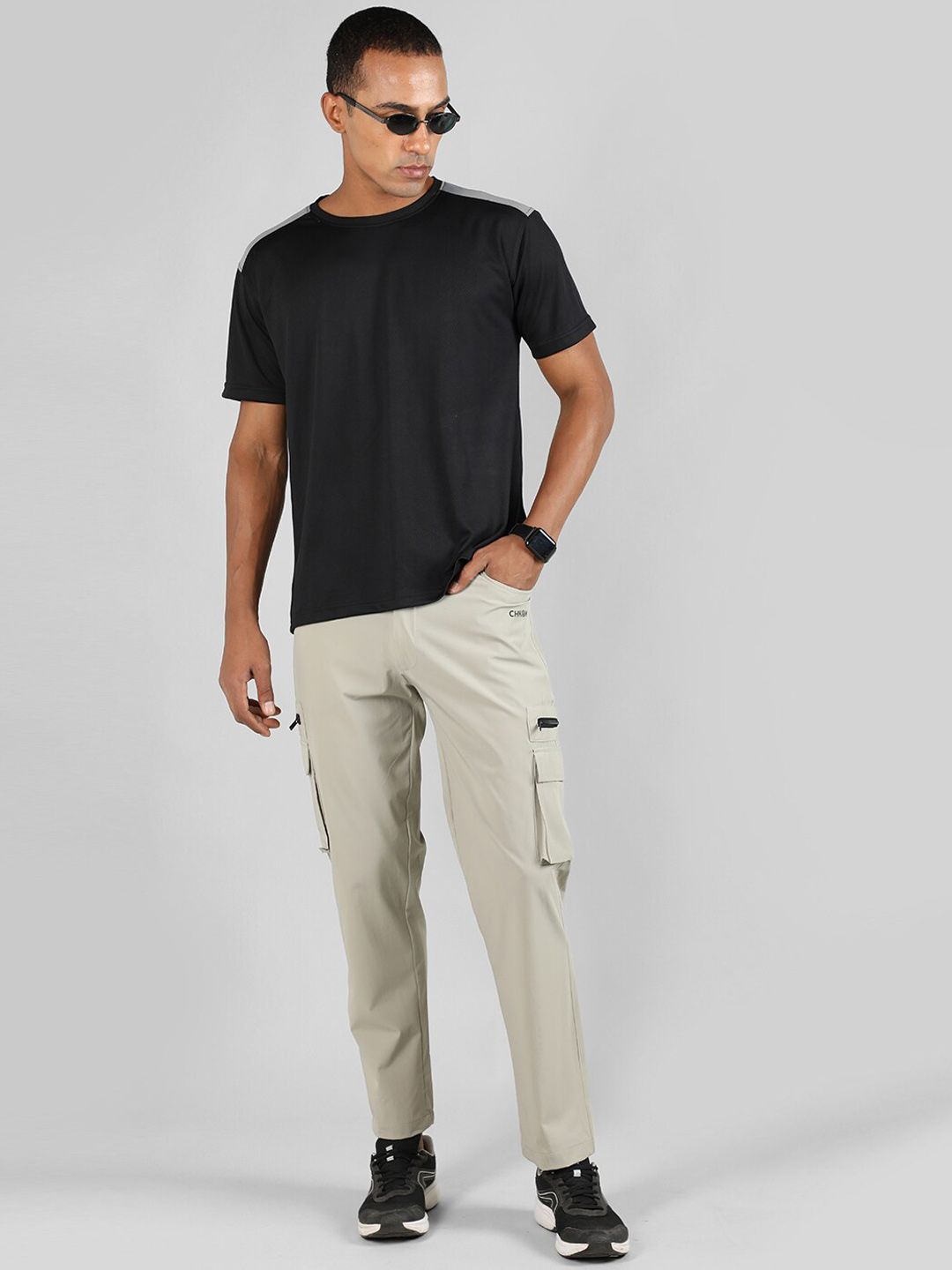  CHKOKKO Men Mid-Rise Track Pants