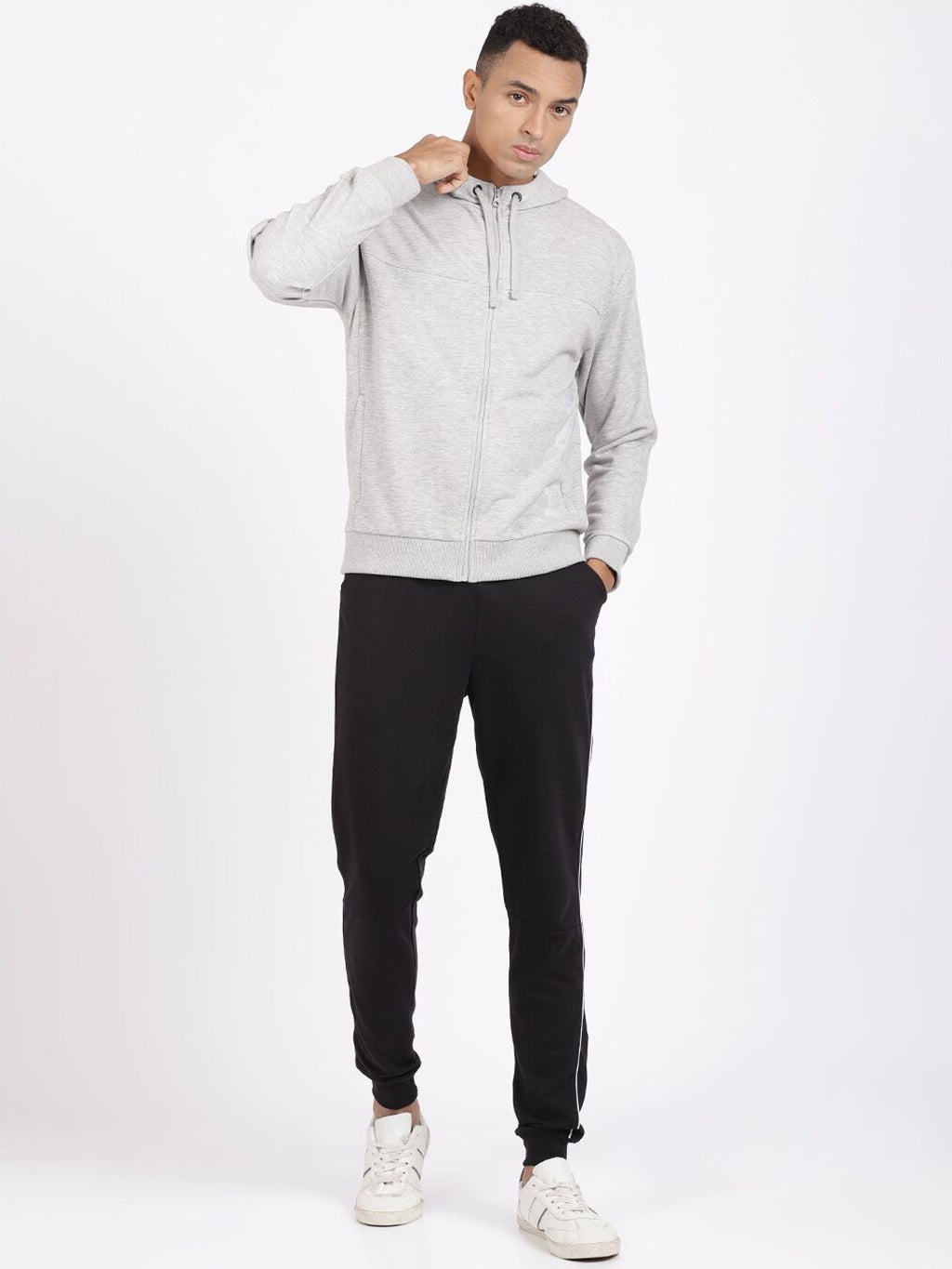  Head Men Grey Solid Hooded Sweatshirt