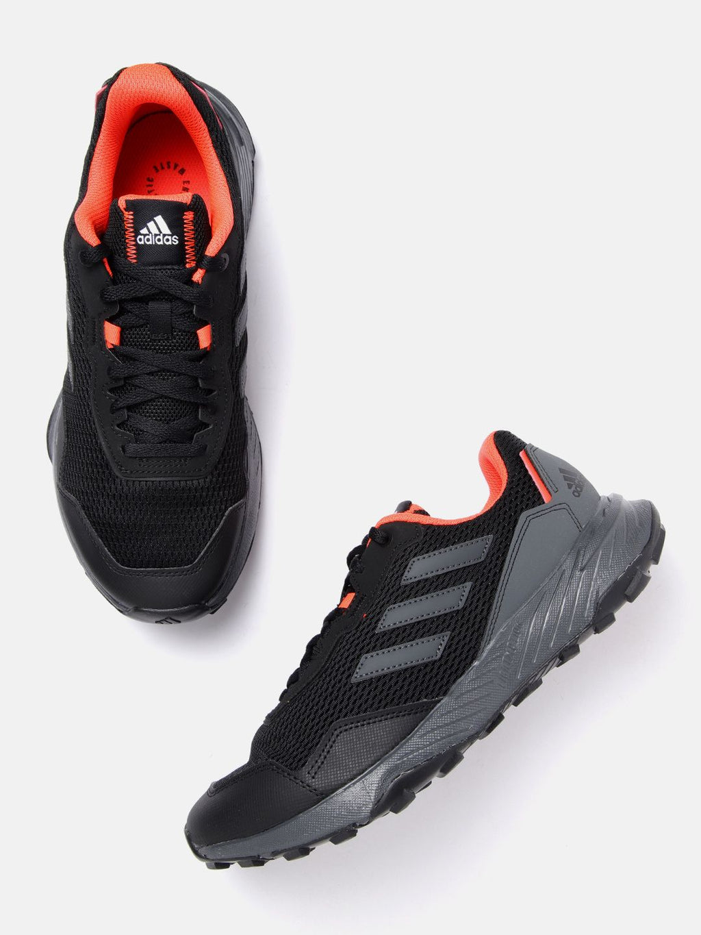  ADIDAS Men Black & Grey Woven Design Tracefinder Running Shoes
