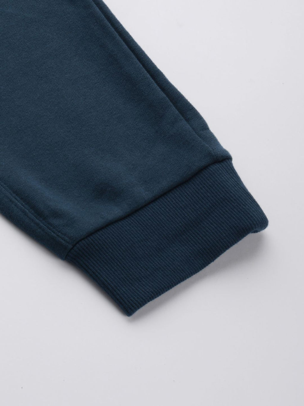  Puma Men Essential ELEVATED Solid Regular Fit Mid-Rise Joggers