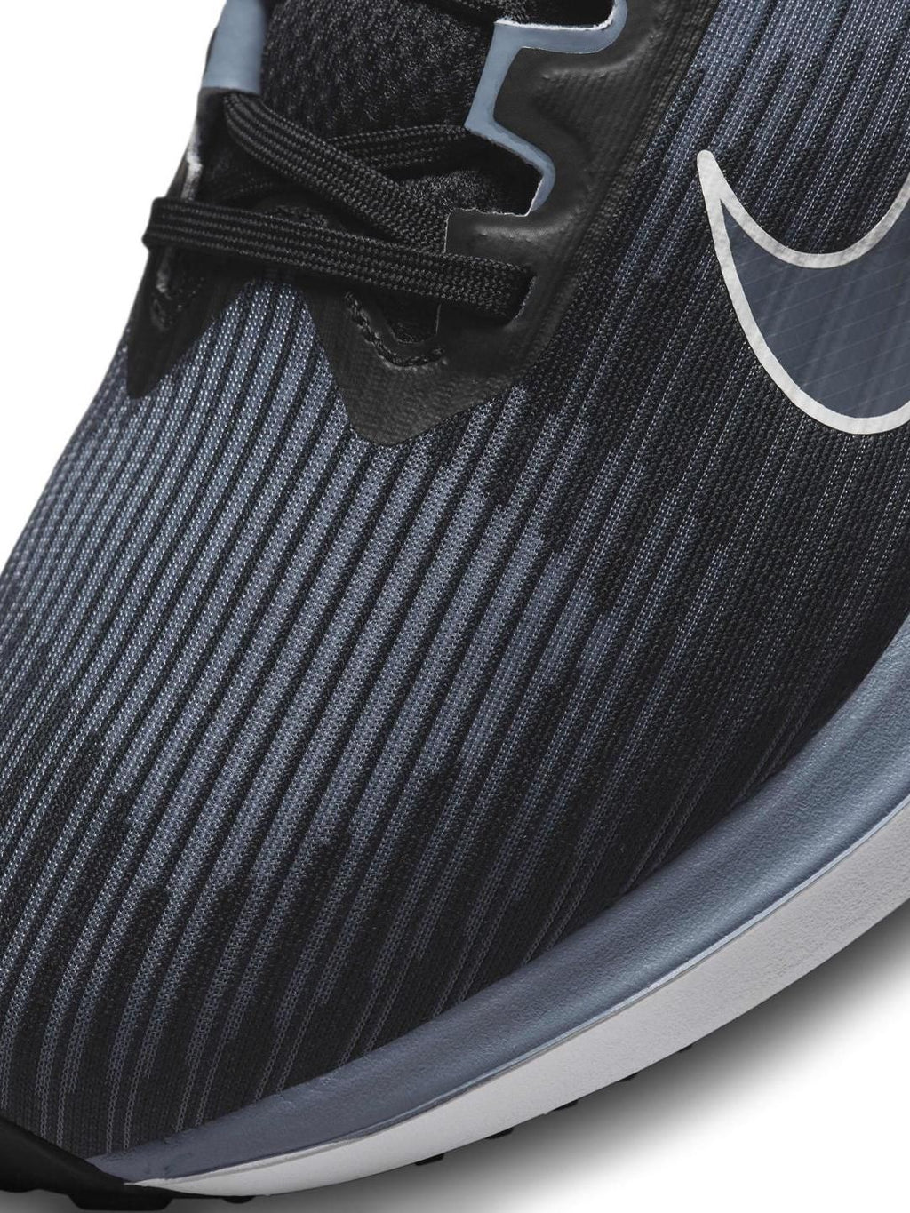  Nike Men Textured Air Winflo 9 Regular Road Running Shoes