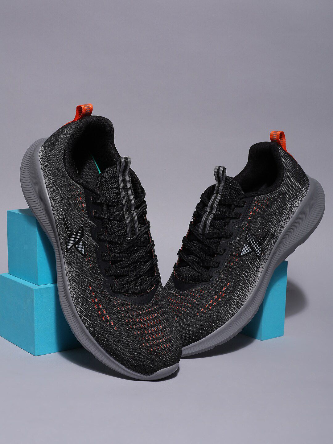 Xtep Men Super Grip EVA Textile Lightweight Non-Marking Running Shoes