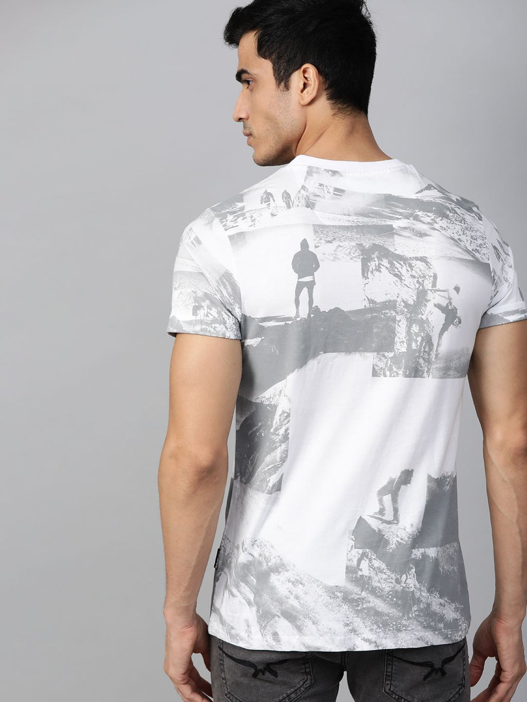  Roadster Men White & Grey Printed Round Neck T-shirt