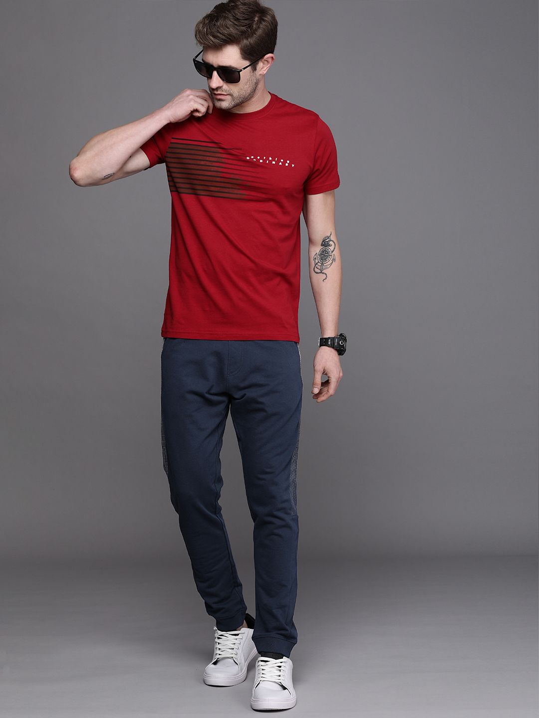  WROGN MEN NAVY BLUE PRINTED BRAND LOGO SLIM FIT PURE COTTON TRACK PANTS