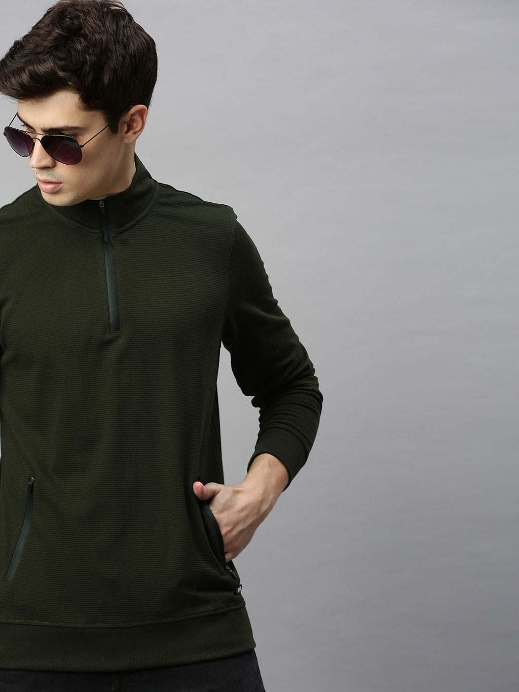  WROGN Men Olive Green Solid Slim Fit Sweatshirt