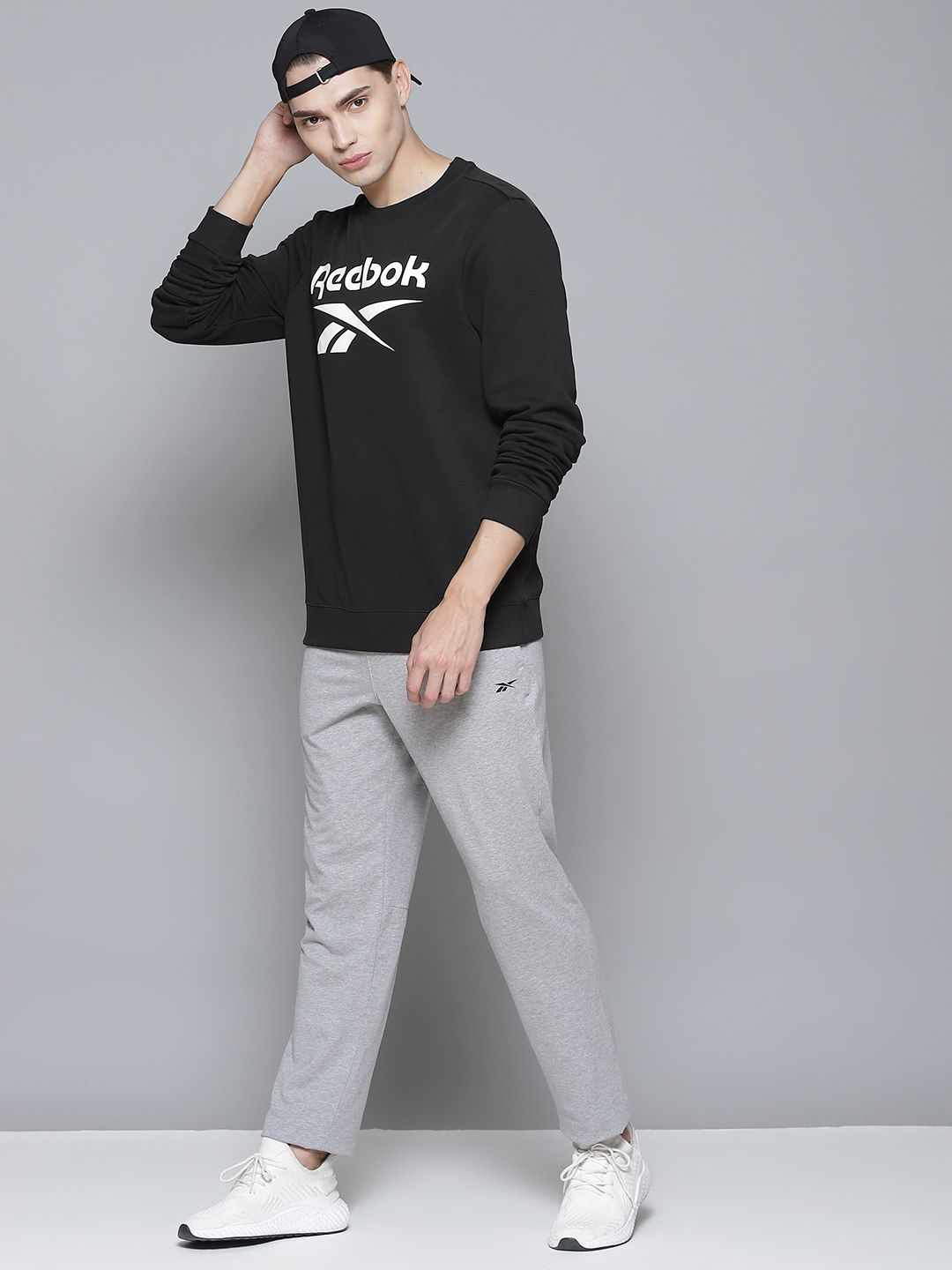  Reebok Men Black & White Brand Logo Print RI CREW Sweatshirt