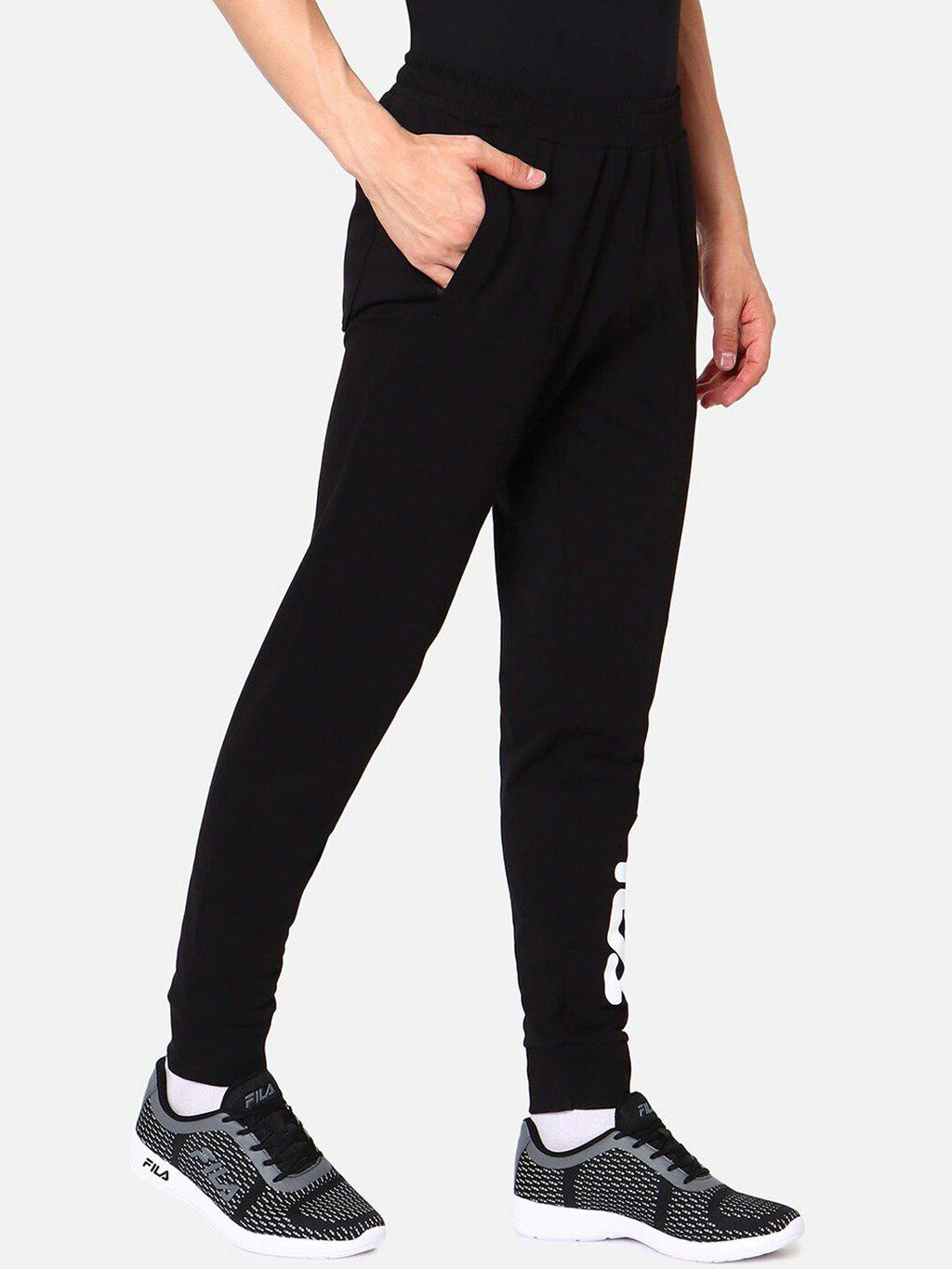  FILA Men MANAKIN Solid Cotton Joggers