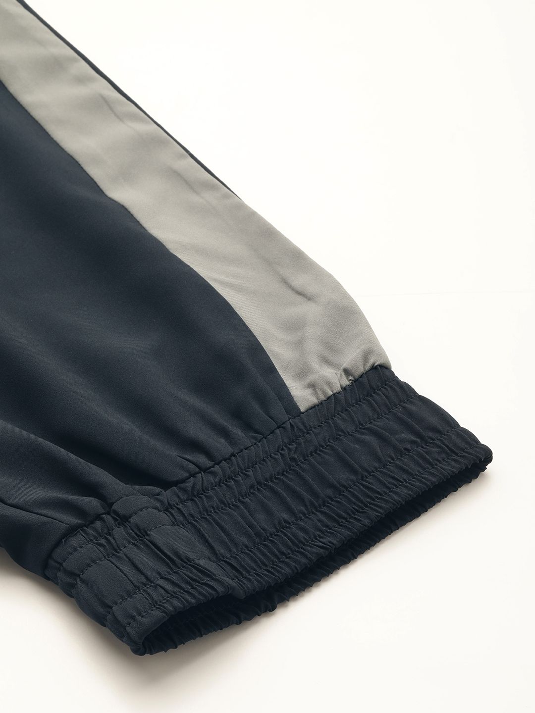 Sztori Men Plus Size Quick Dry Sports Joggers With Brand Logo Print Detail