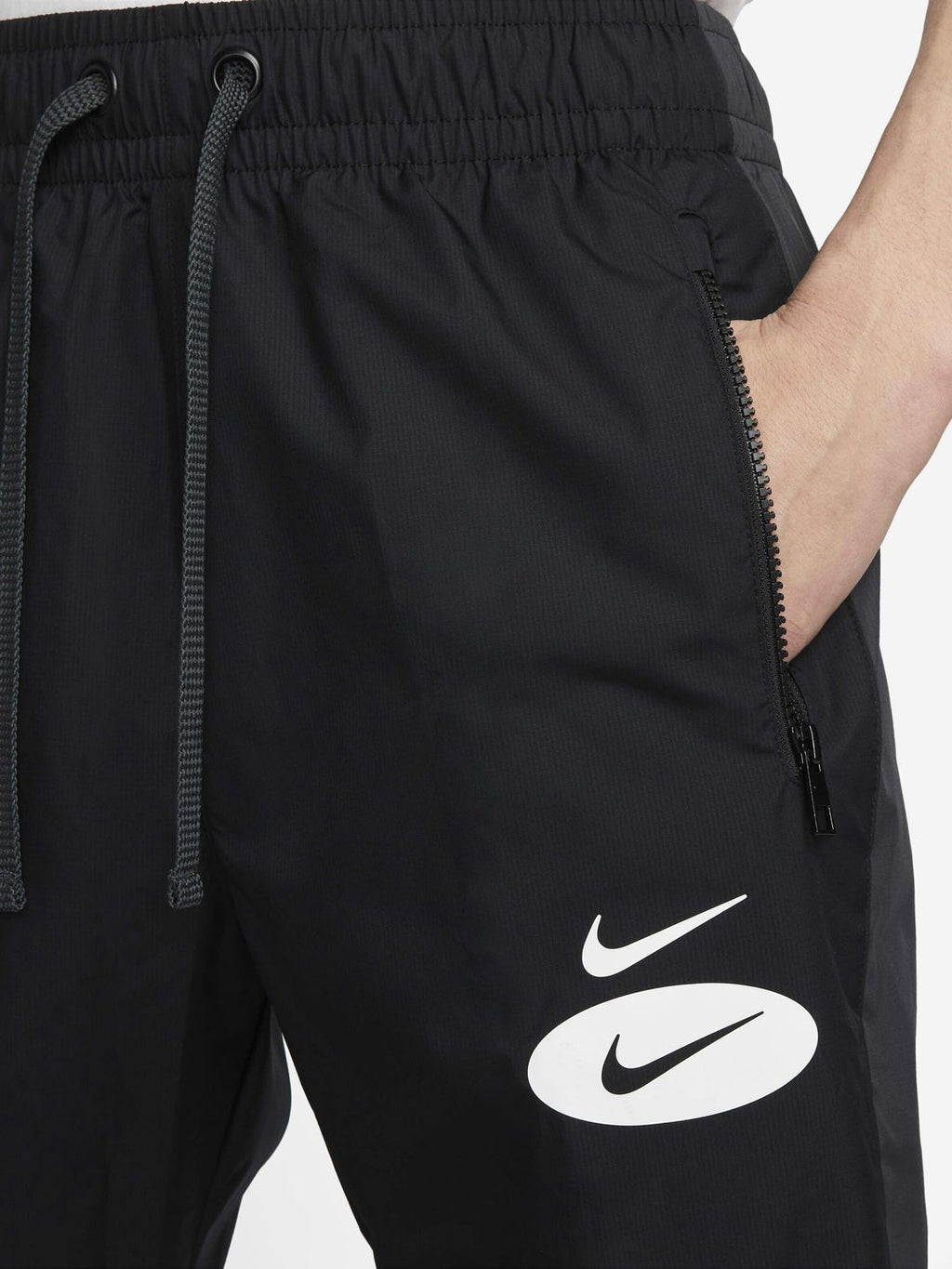 Nike Men Brand Logo Detail Mid-Rise Joggers