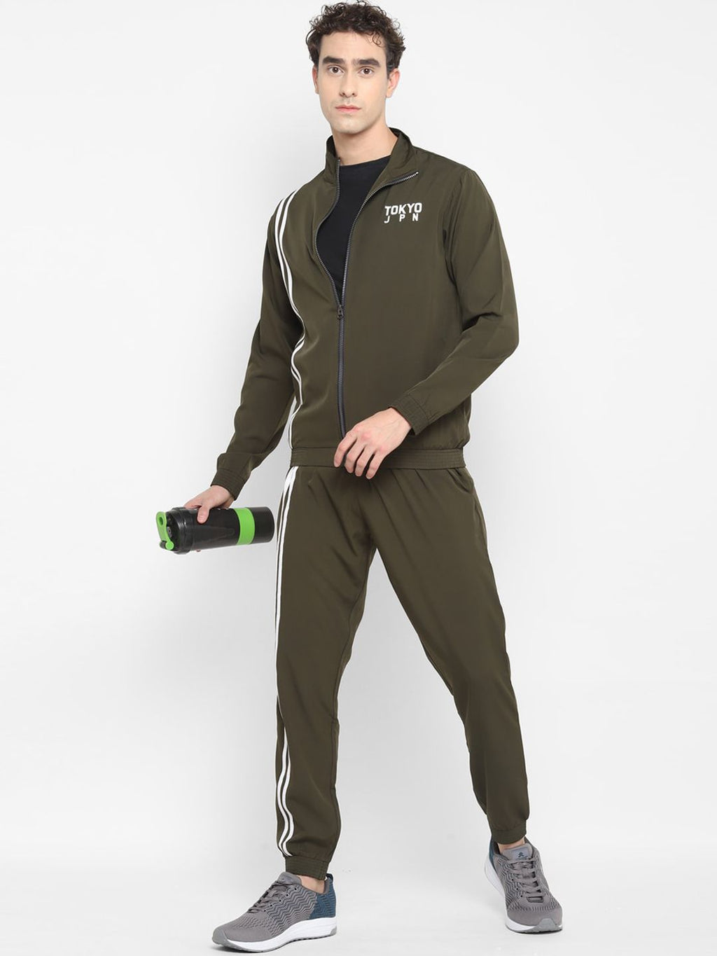  Yuuki Men Olive Green Solid Tracksuit