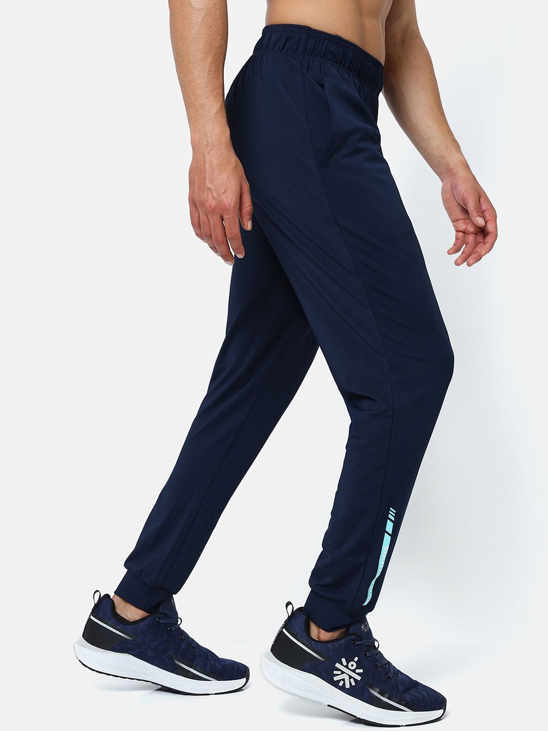  Cultsport Men Regular Fit Flydry Joggers