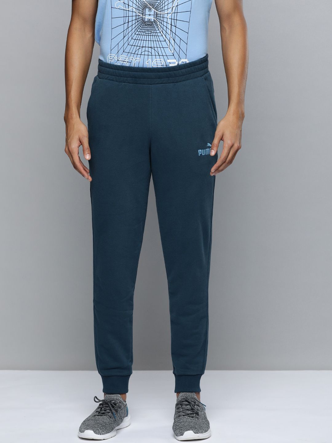  Puma Men Essential ELEVATED Solid Regular Fit Mid-Rise Joggers