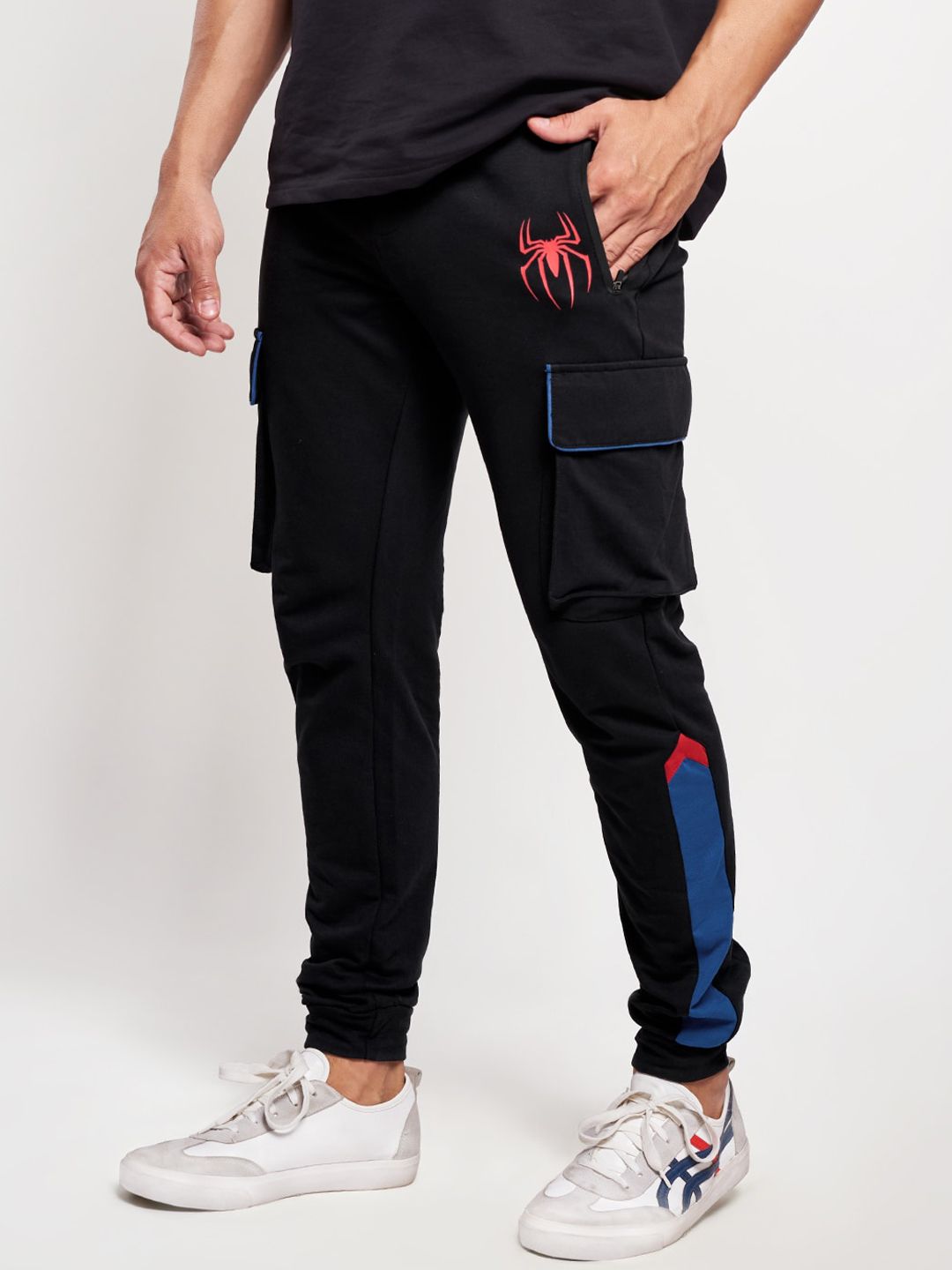  The Souled Store Men Pure Cotton Spider Man Radioactive Spider Printed Cargo Joggers