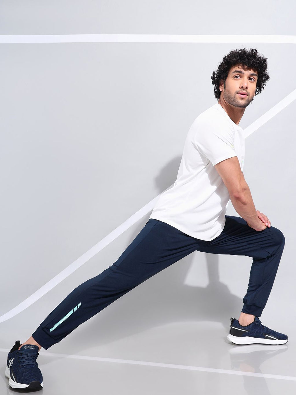  Cultsport Men Regular Fit Flydry Joggers