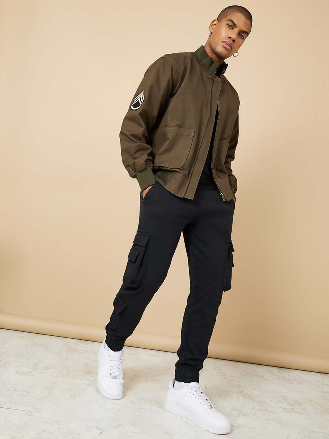  Styli Men Solid Relaxed Fit Cotton Joggers With Zipper Pockets