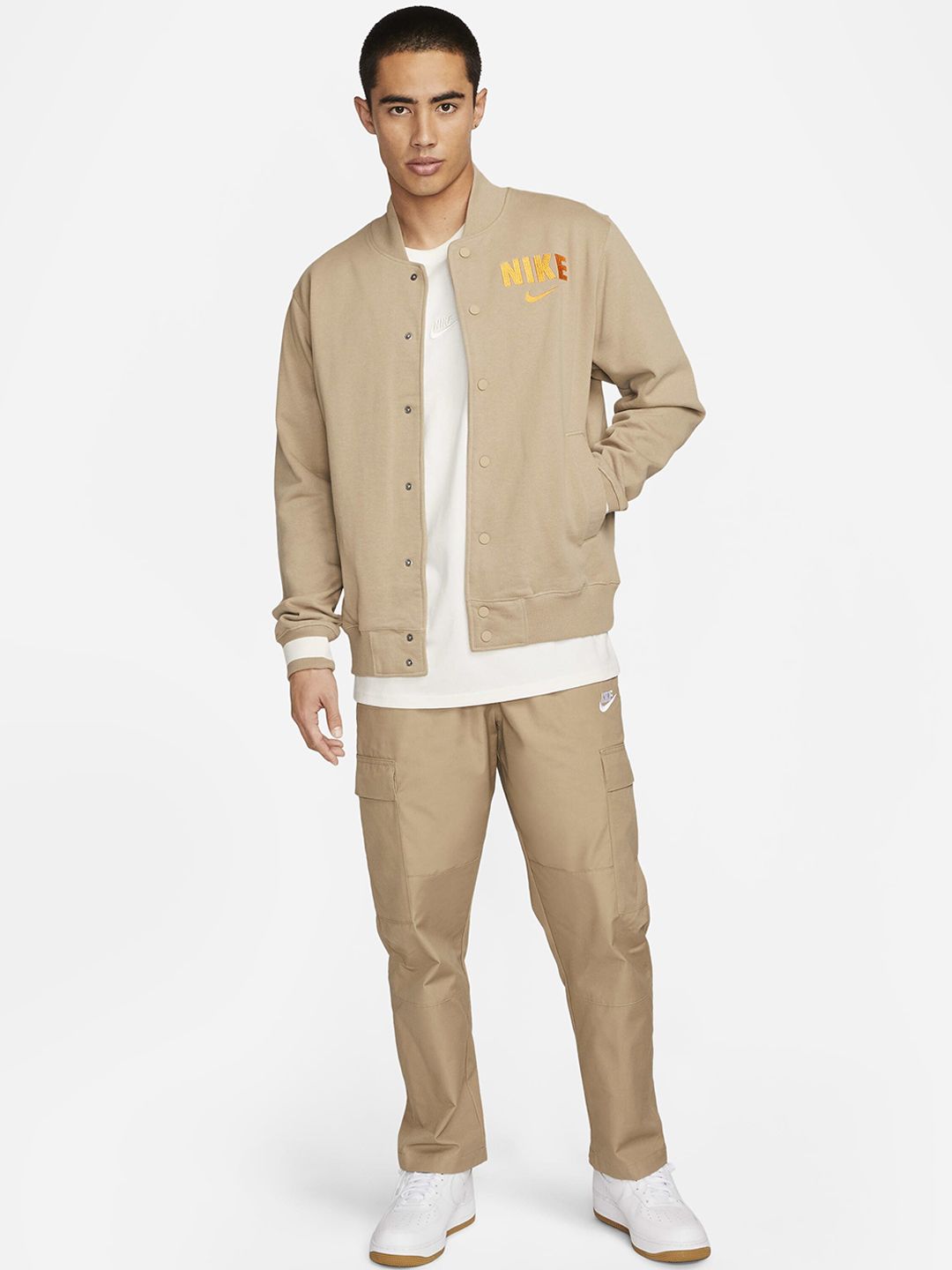  Nike Men Club Logo Printed Woven Cargo Track Pants