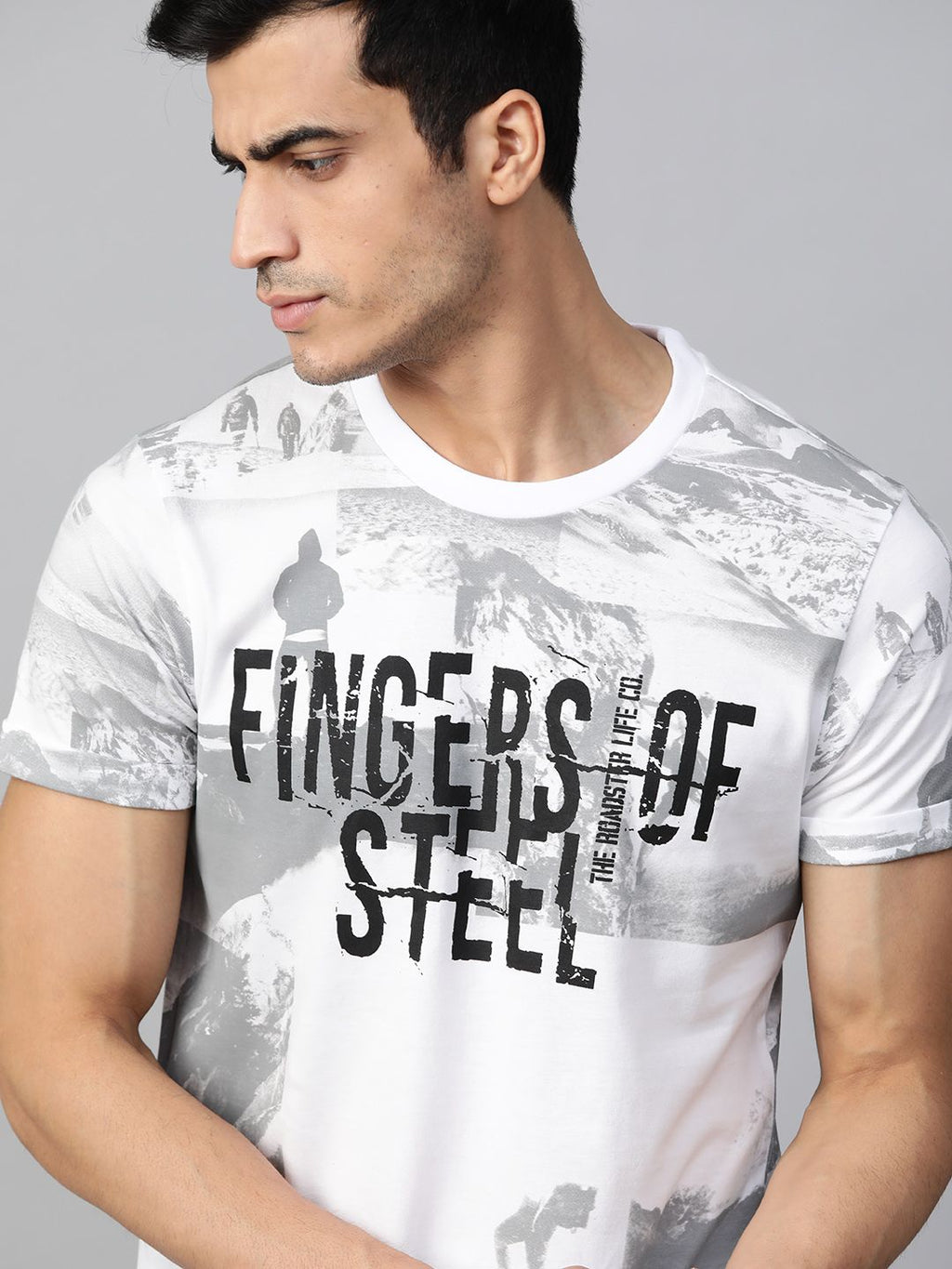  Roadster Men White & Grey Printed Round Neck T-shirt