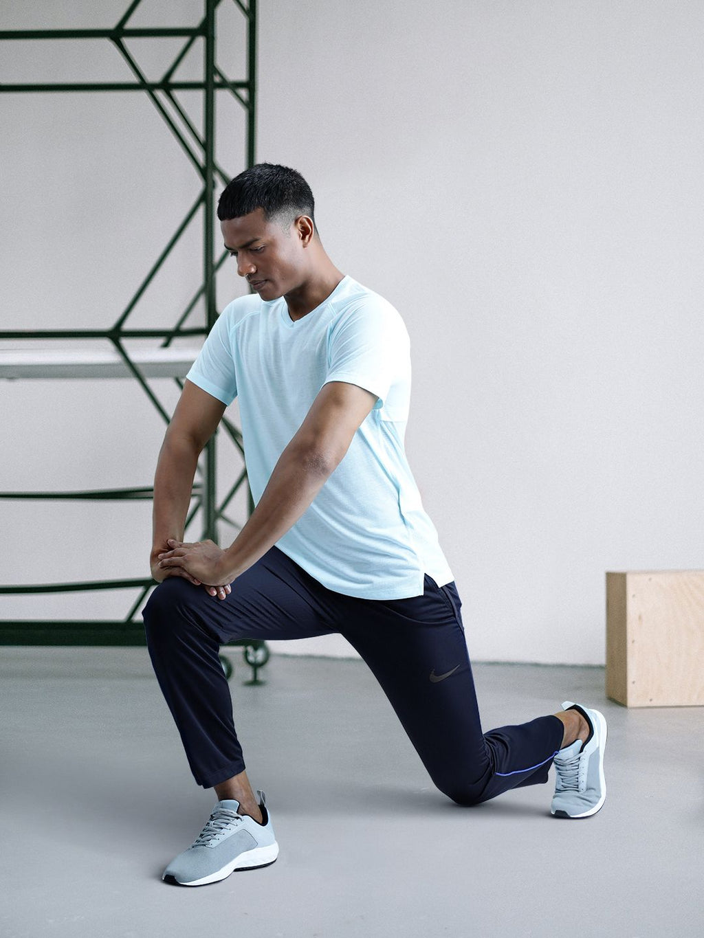  Nike Men Navy Blue Solid Standard FitMid Rise AS M NK DF EPIC KNIT Track Pants