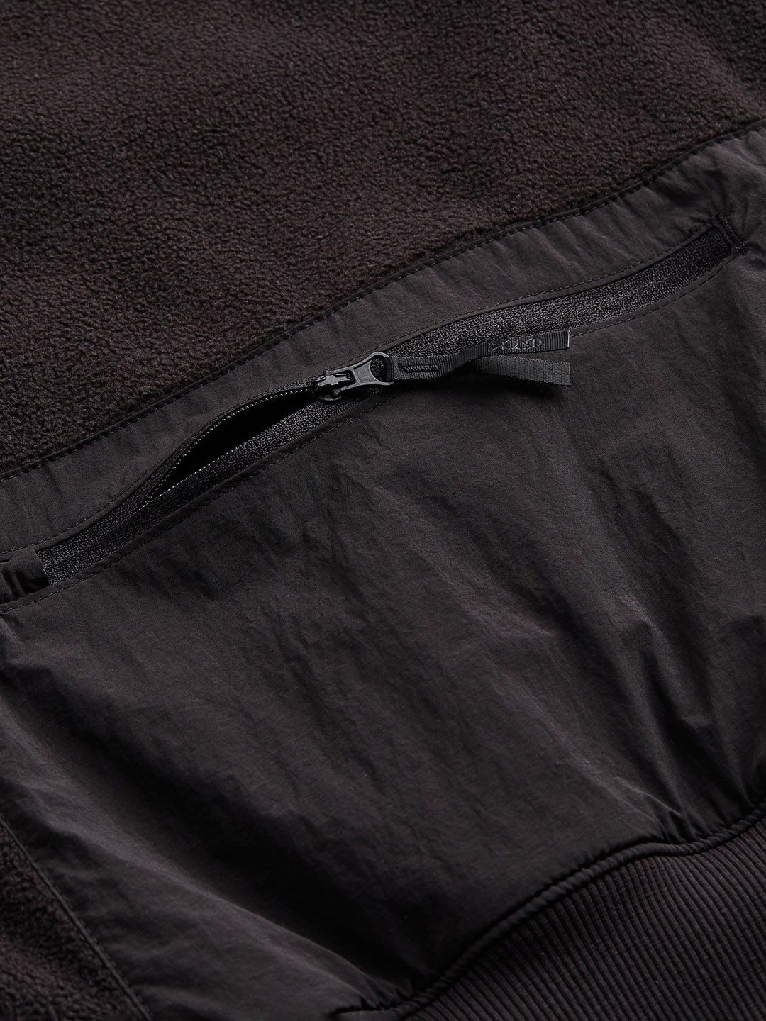  H&M Pocket Detail Fleece Sweatshirt