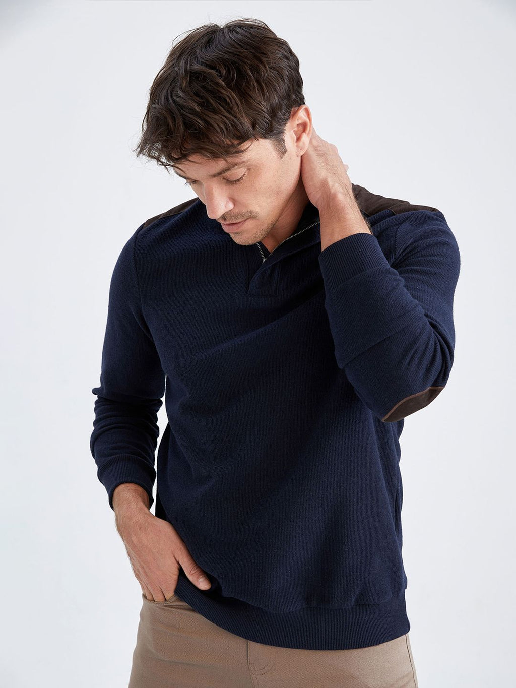  DeFacto Men Navy Blue Solid Sweatshirt