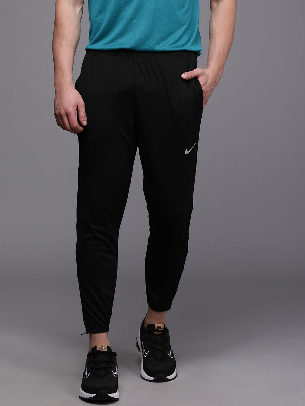  Nike Men Black Brand Logo Printed Dri-FIT Challenger Running Pants