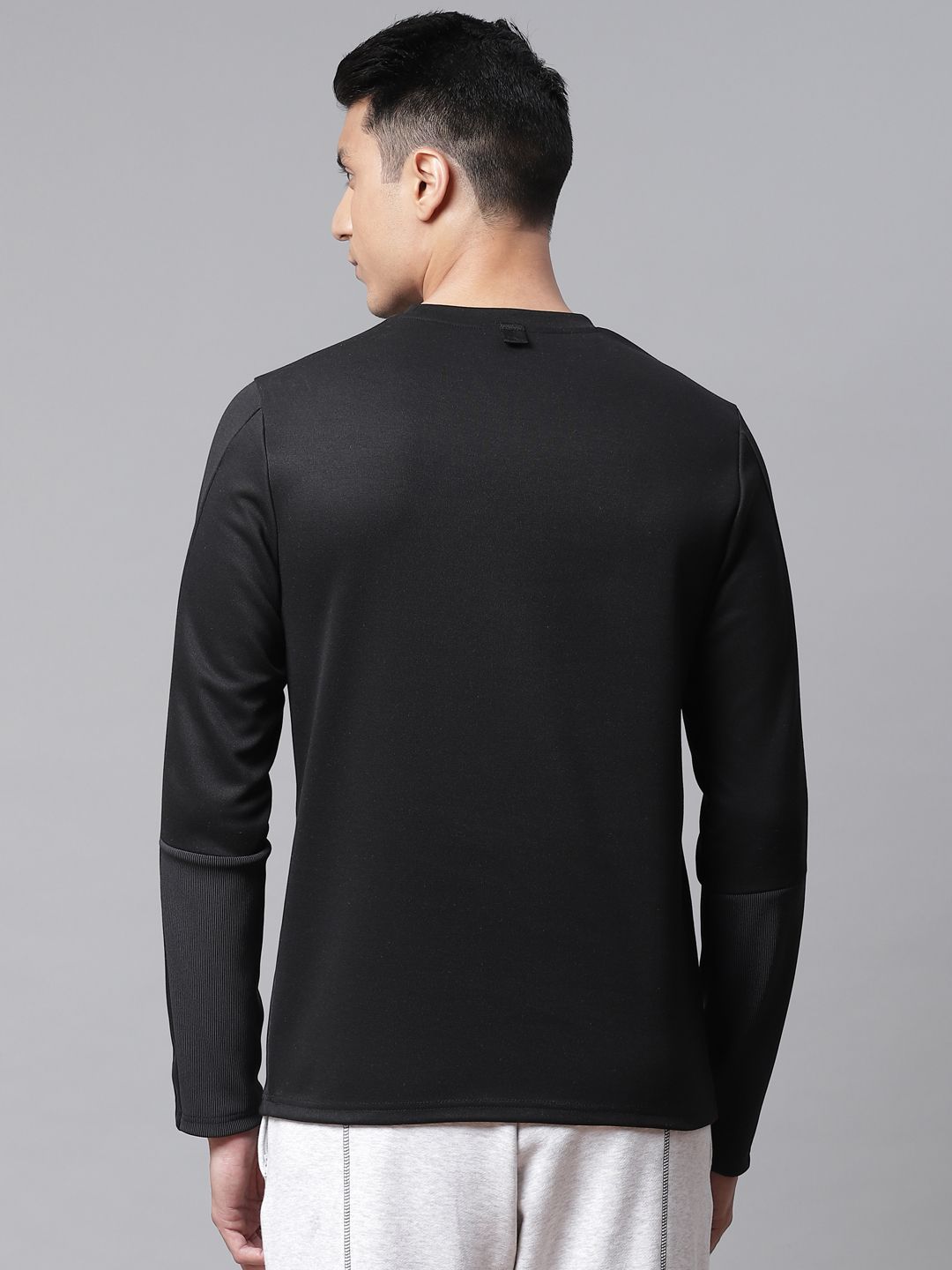  Reebok Men Black Solid Crew Sweatshirt