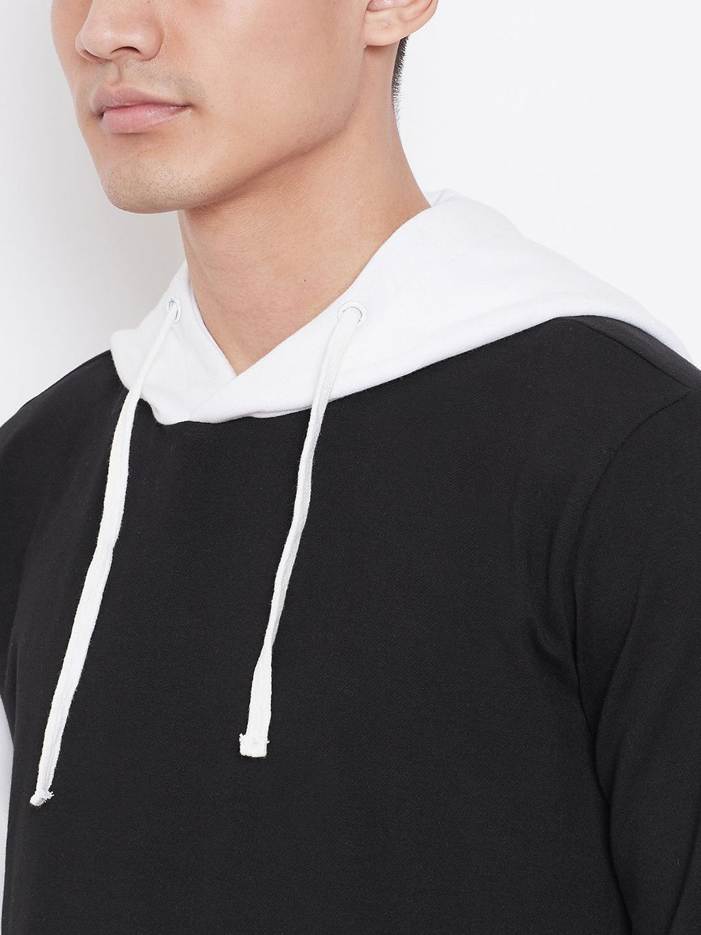  Aesthetic Bodies Men Black & White Colourblocked Hooded Sweatshirt