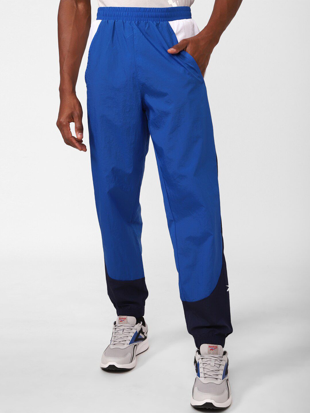  Reebok Men Train Woven Colourblocked Joggers