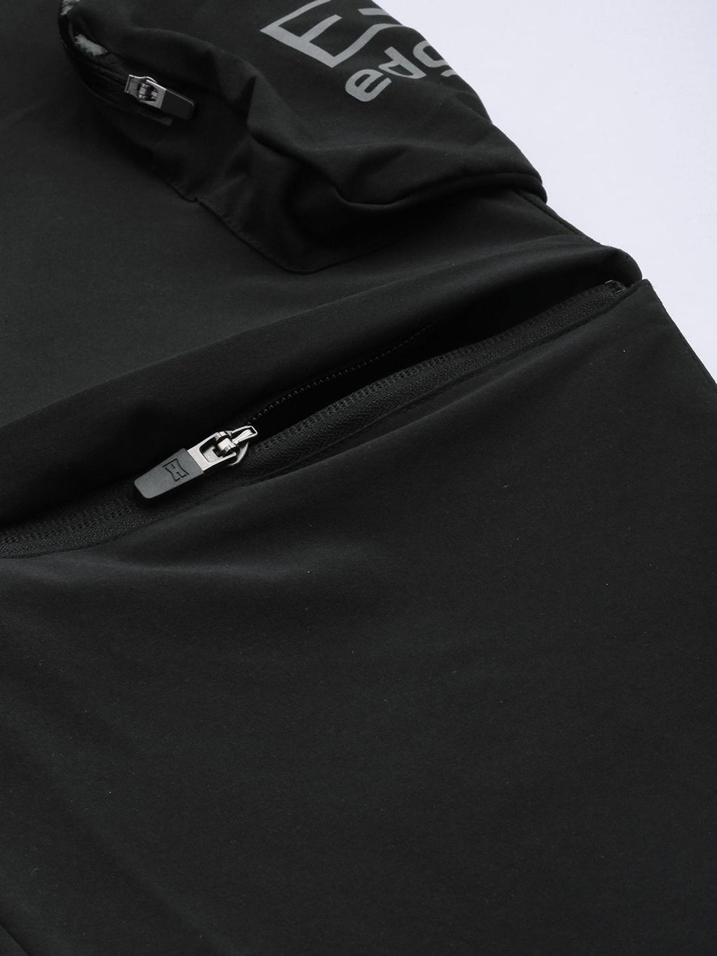  HRX By Hrithik Roshan Men EDGE Mid-Rise Rapid-Dry Joggers With Draw Cords Closure
