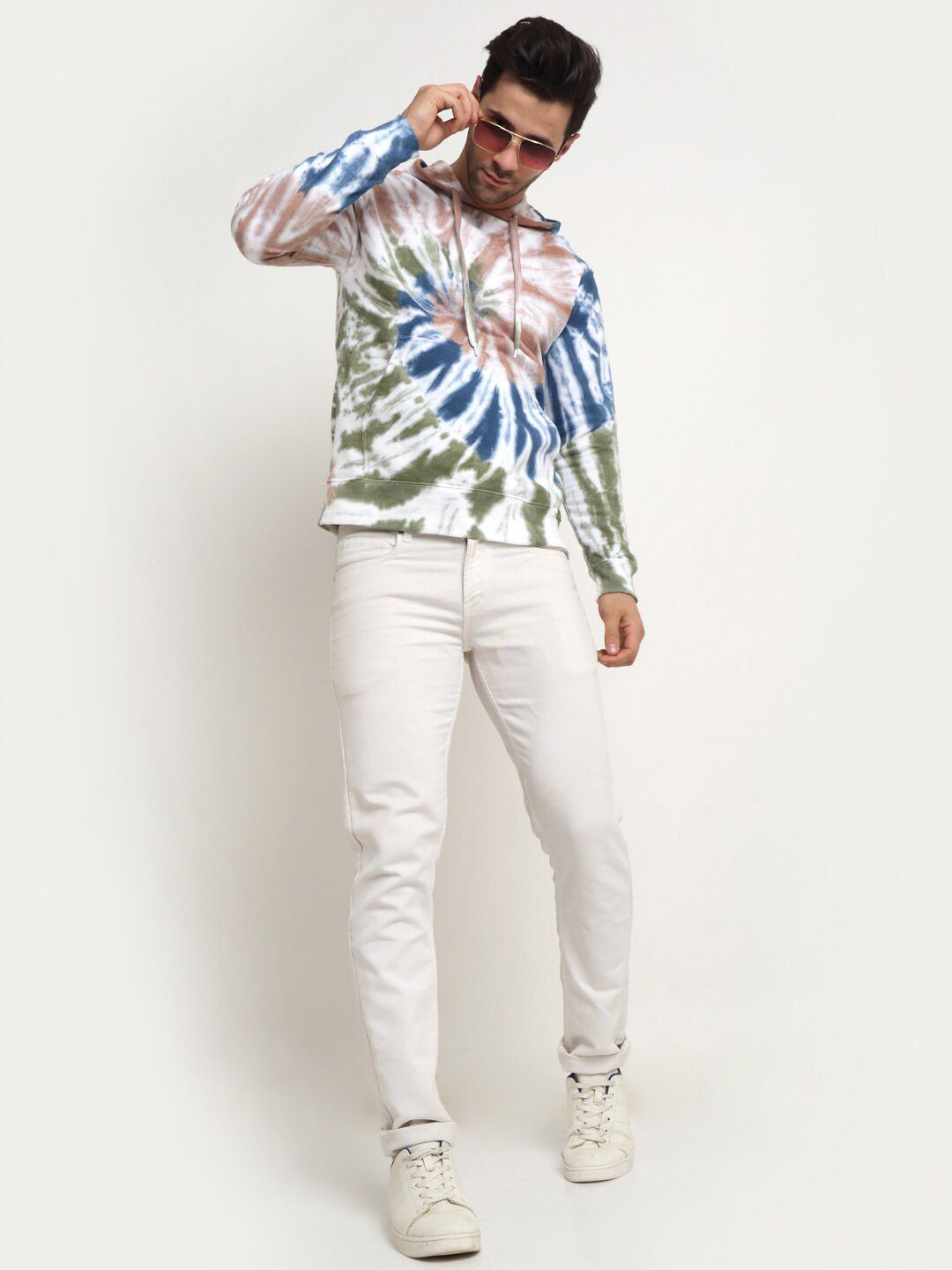  Ennoble Men Blue Printed Hooded Sweatshirt