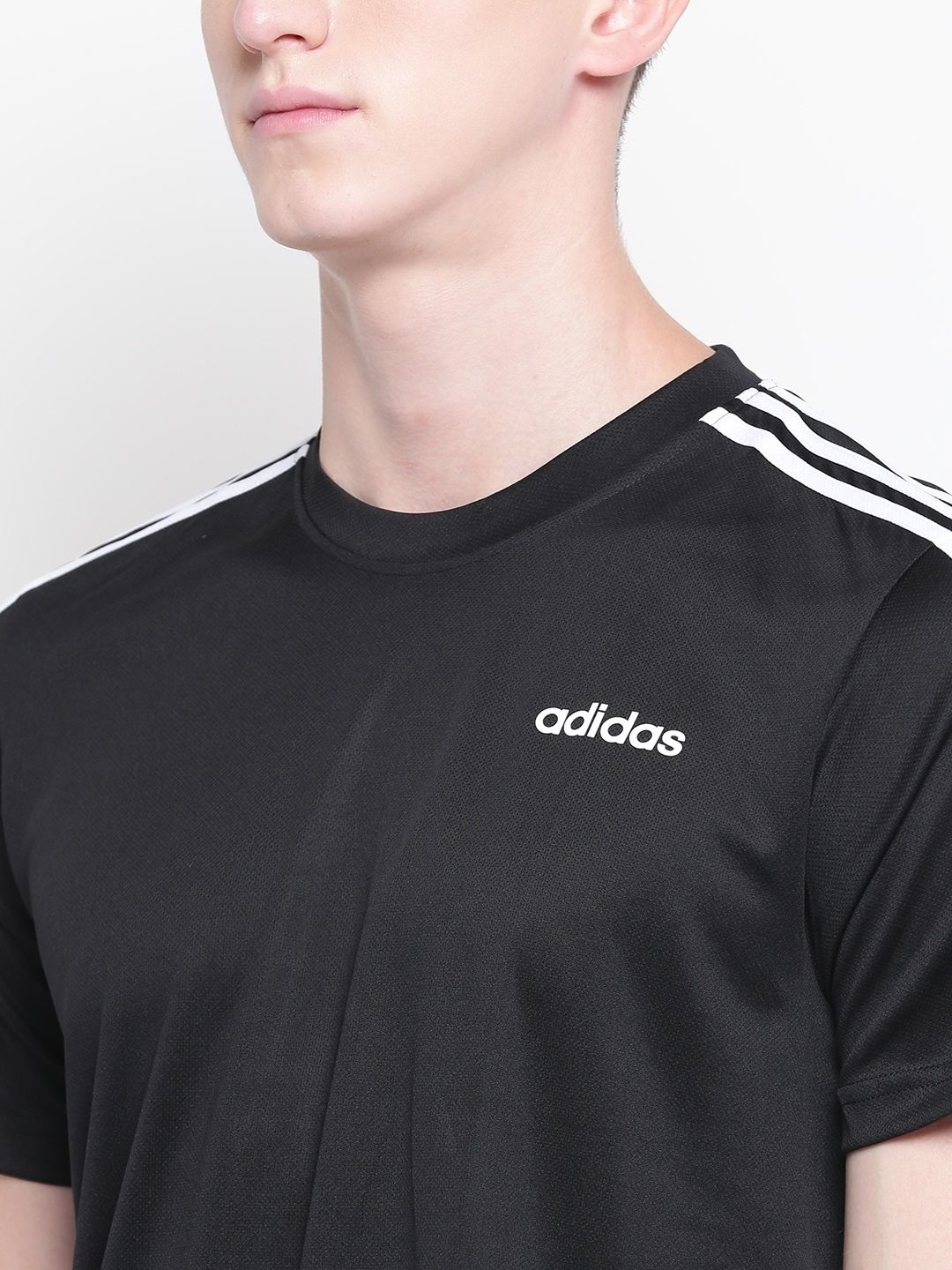  ADIDAS Men White Classic 3-Stripes Solid Round Neck T-shirt