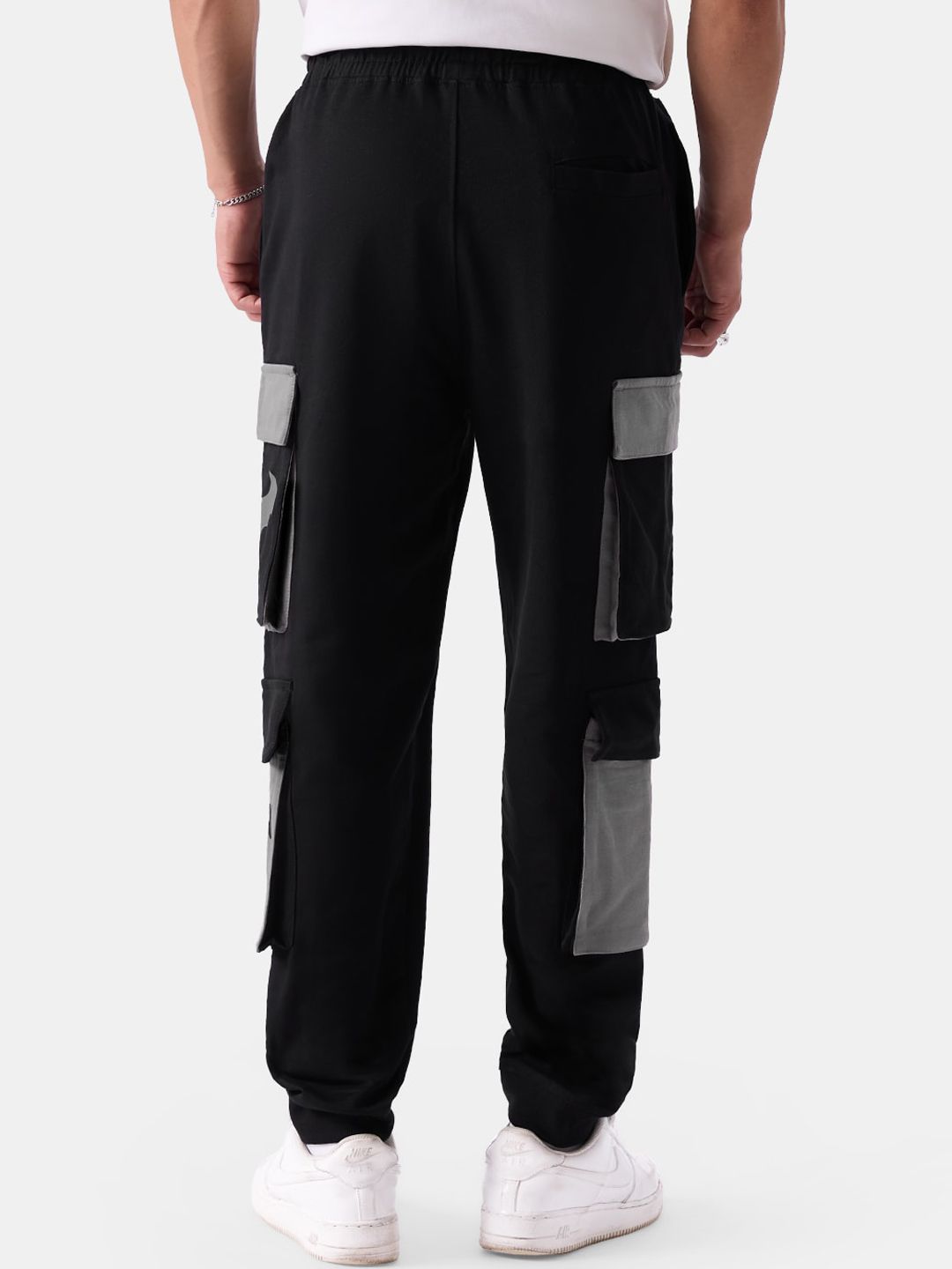  The Souled Store Black & Grey Men Mid-Rise Batman Printed Cargo-Joggers