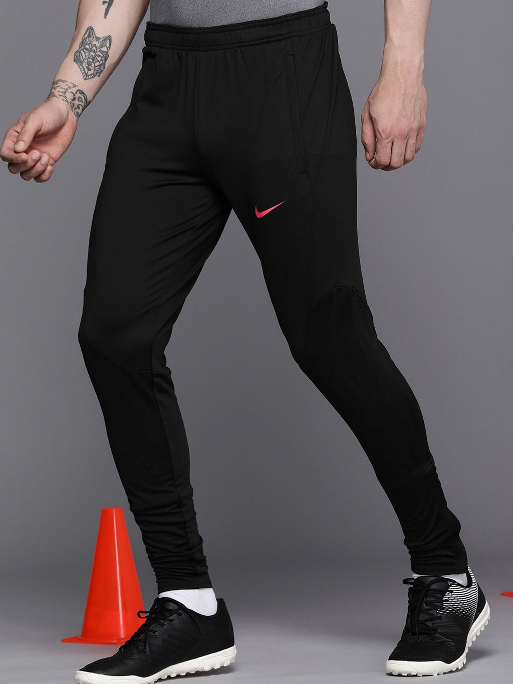  Nike Men Brand Logo Printed Dri-FIT Strike Soccer Pants
