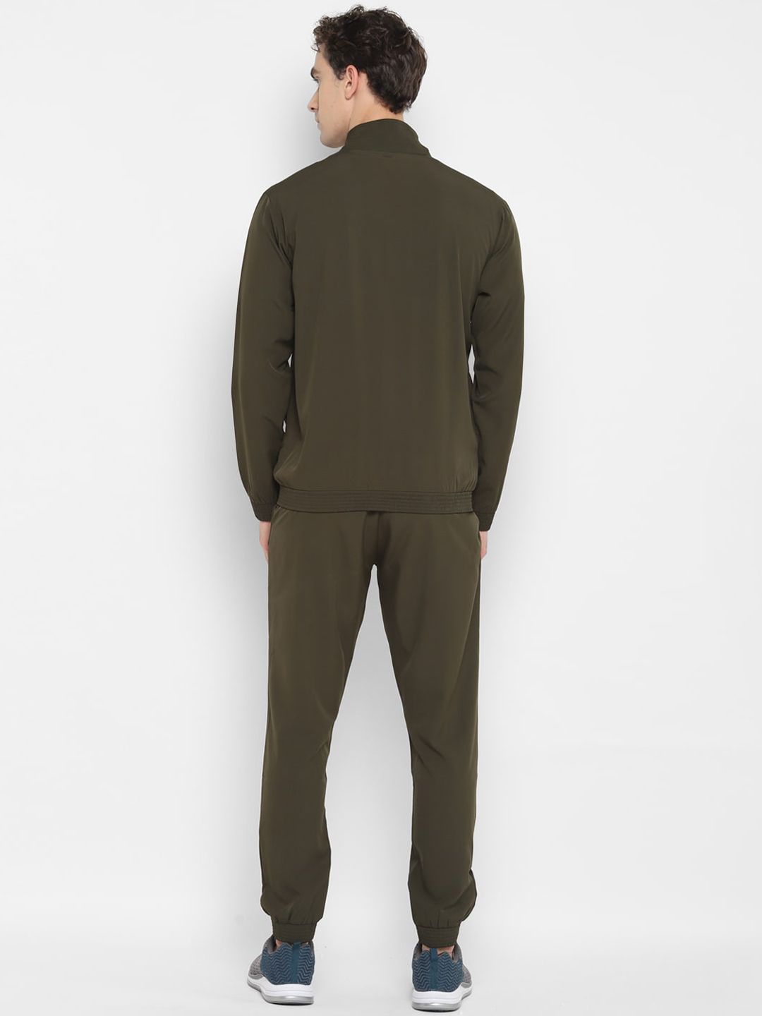  Yuuki Men Olive Green Solid Tracksuit