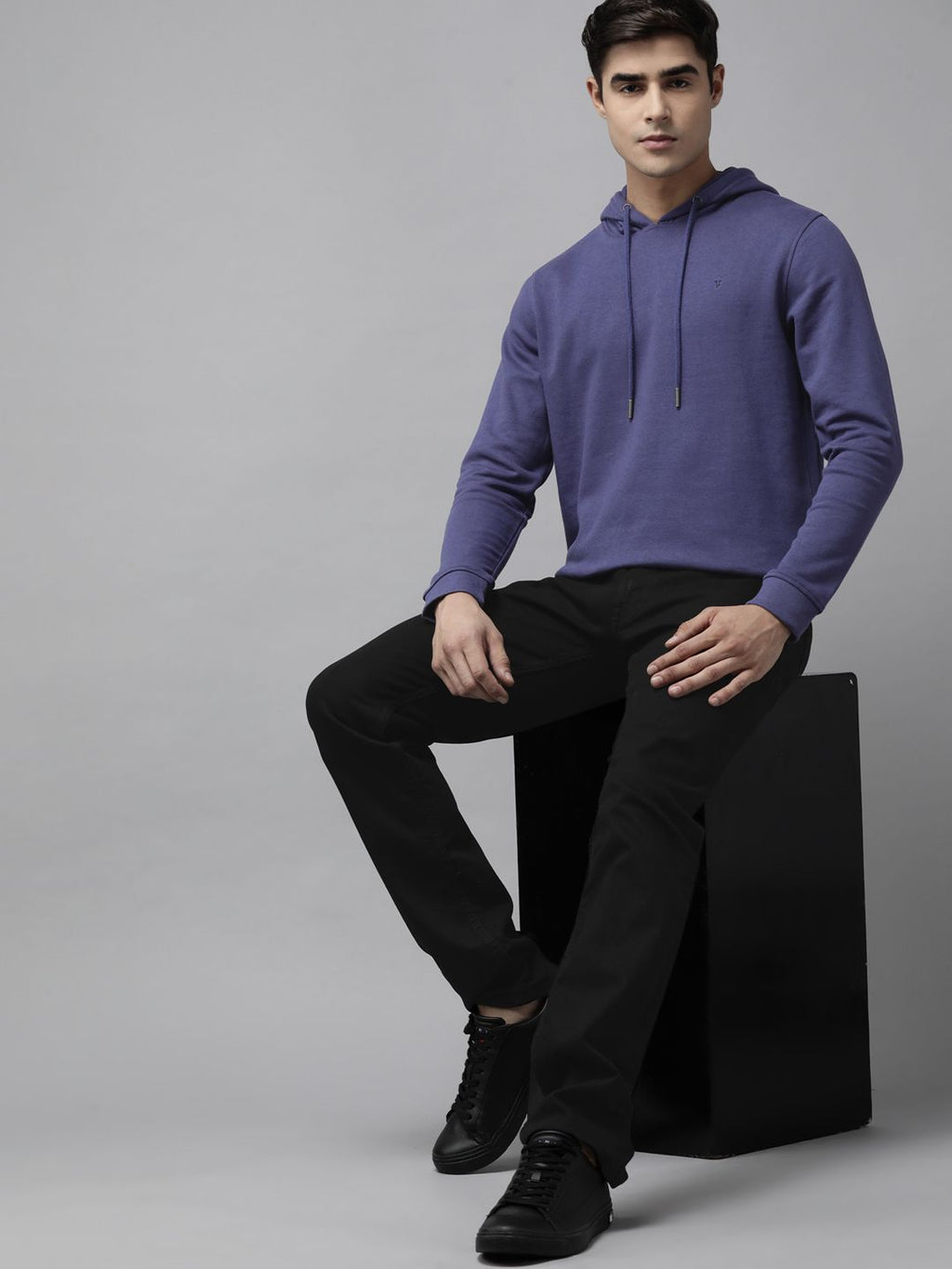  Van Heusen Men Purple Hooded Sweatshirt