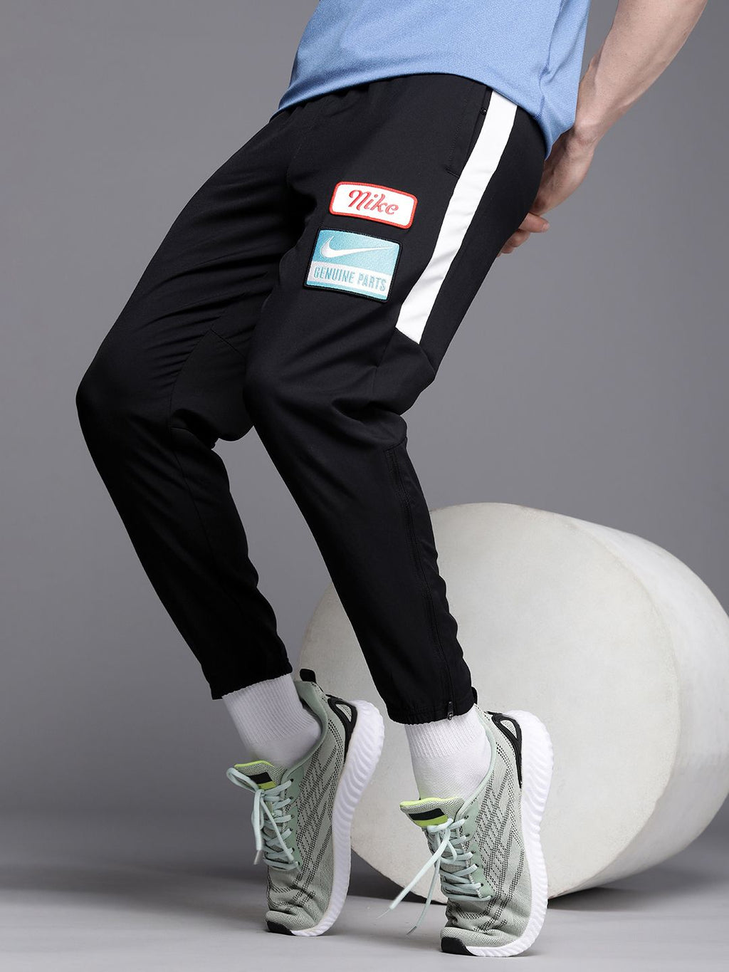  Nike Men Dri Fit Applique Brank Logo Detailed DYE Challenger Running Pants