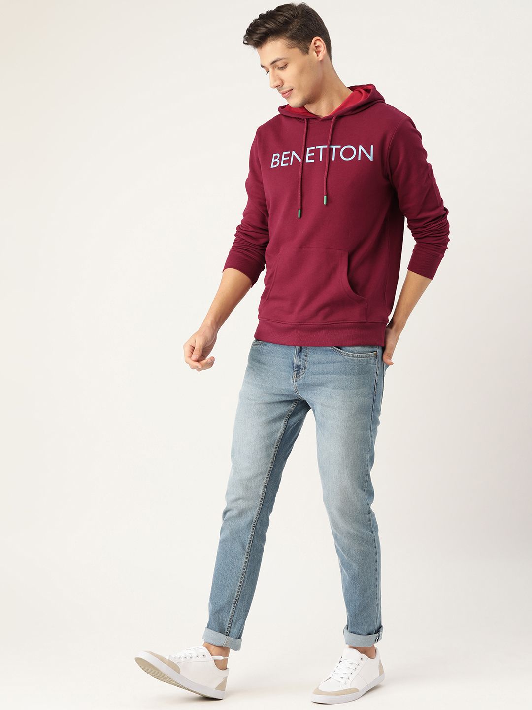  United Colors Of Benetton Men Maroon Printed Hooded Sweatshirt