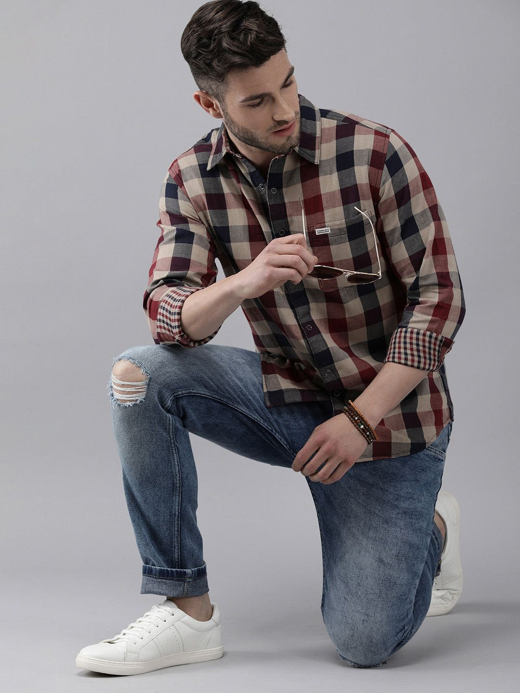  Roadster Men Navy Blue & Red Checked Sustainable Casual Reversible Shirt