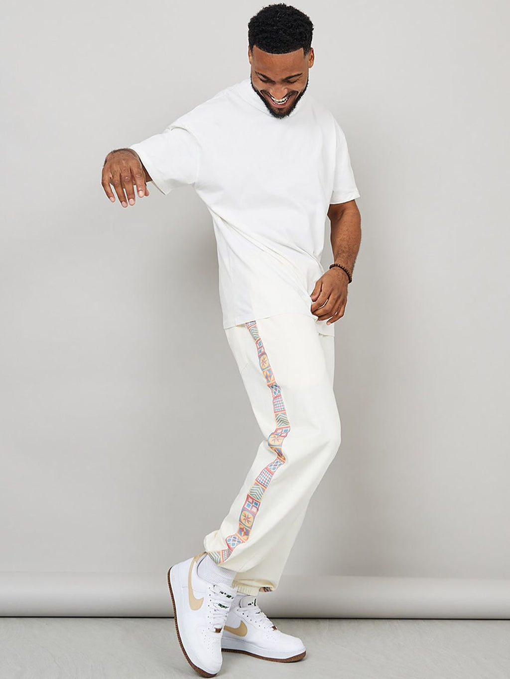 Styli Men Cream Side Printed Motif Relaxed Fit Cotton Joggers