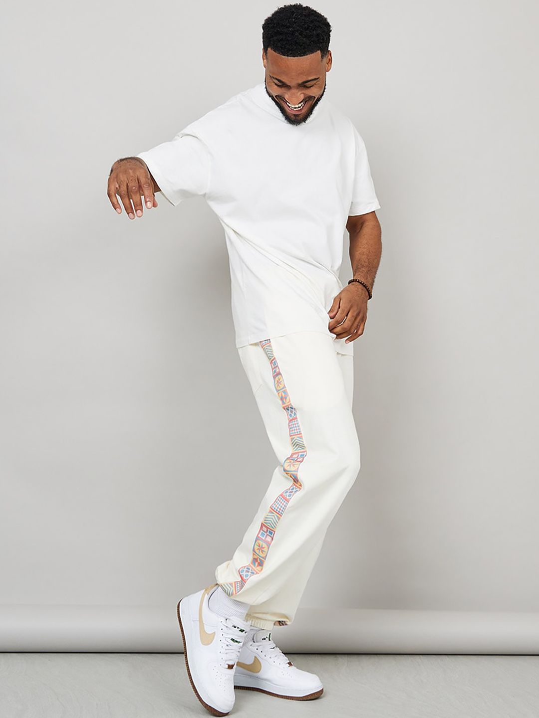  Styli Men Cream Side Printed Motif Relaxed Fit Cotton Joggers