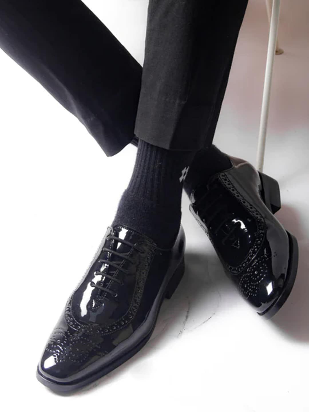  MONKSTORY Men Glossy Classic Textured Patent Leather Formal Oxfords