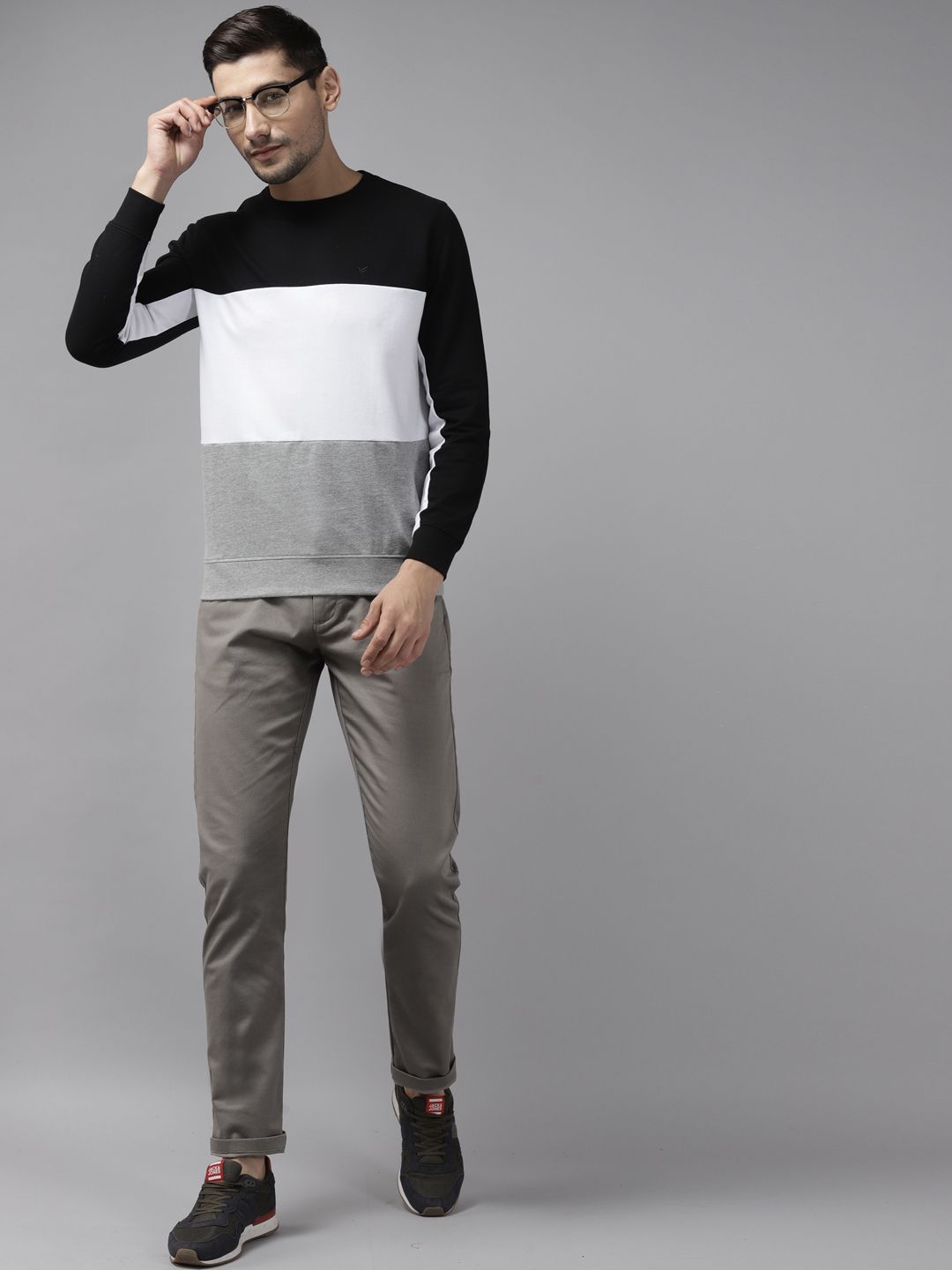  Blackberrys Men Black & White Colourblocked Sweatshirt