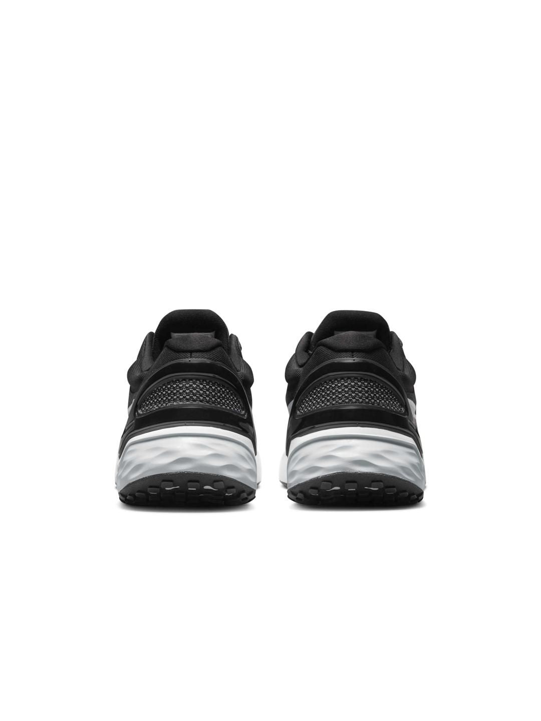  Nike Men Black Solid Renew Run 3 Road Running Shoes