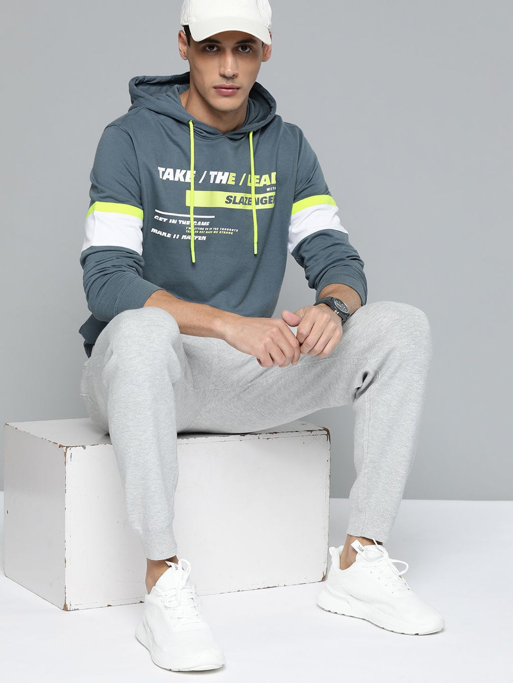  Slazenger Men Grey Printed Hooded Sweatshirt