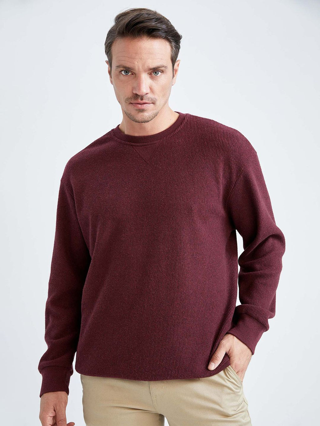  DeFacto Men Round Neck Full Sleeves Pullover Sweatshirt